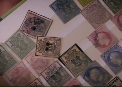 The Stamp Thief </br><em>El ladrón de estampillas